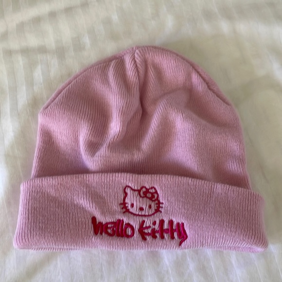Hello Kitty Accessories - Hello Kitty x Forever 21 pink beanie
